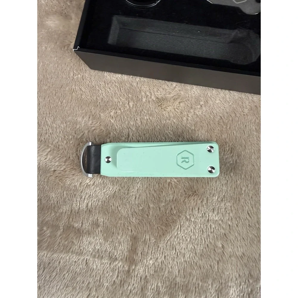 Ridge The KeyCase Eucalyptus Key Organizer Holder Compact Keychain New in Box